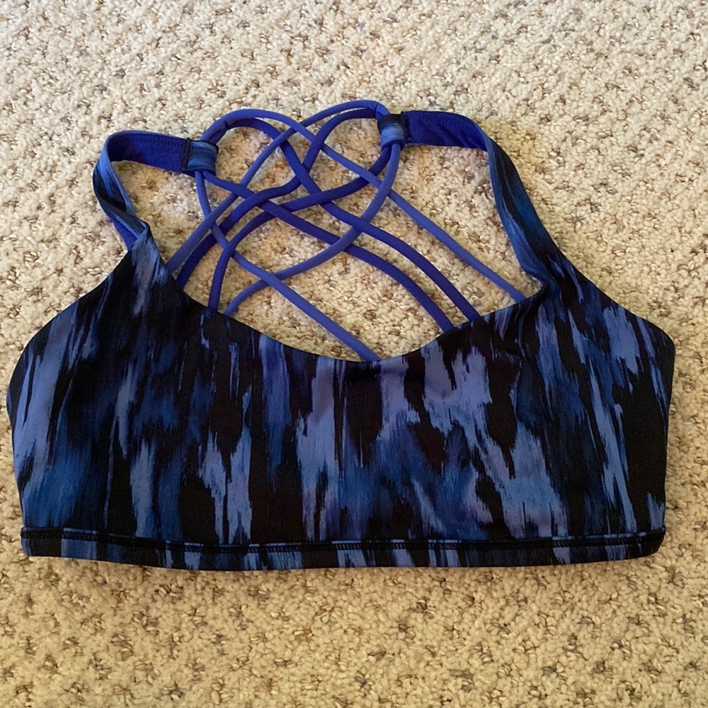 Lululemon sports bra - like new